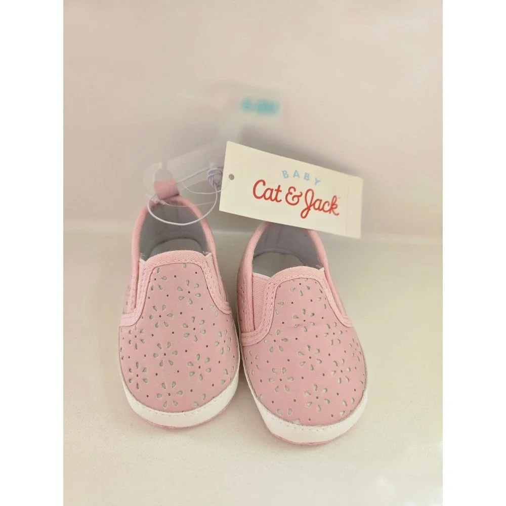 Cat & Jack Baby Girls Pink Floral Eyelet‎ Slip On Crib Shoes Size 6-9 Months NWT